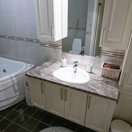 Casa vacanze Spacious House, Close To Granasen Arena! 4 Beds, 2 Bathrooms, Free Parking