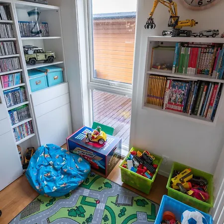 Spacious House, Close To Granasen Arena! 4 Beds, 2 Bathrooms, Free Parking Trondheim