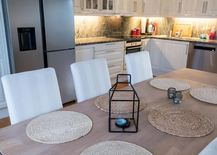 Spacious House, Close To Granasen Arena! 4 Beds, 2 Bathrooms, Free Parking Feriehus Trondheim