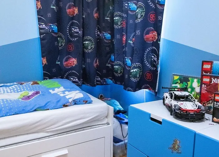 Feriehus Spacious House, Close To Granasen Arena! 4 Beds, 2 Bathrooms, Free Parking *