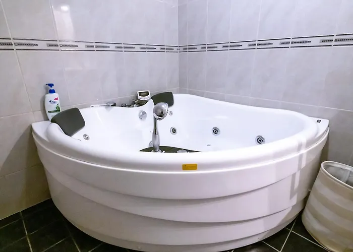 Spacious House, Close To Granasen Arena! 4 Beds, 2 Bathrooms, Free Parking