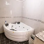 Spacious House, Close To Granasen Arena! 4 Beds, 2 Bathrooms, Free Parking Prázdninový dům *