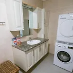 Spacious House, Close To Granasen Arena! 4 Beds, 2 Bathrooms, Free Parking Prázdninový dům *