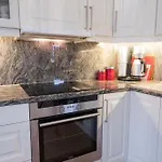 Spacious House, Close To Granasen Arena! 4 Beds, 2 Bathrooms, Free Parking Prázdninový dům