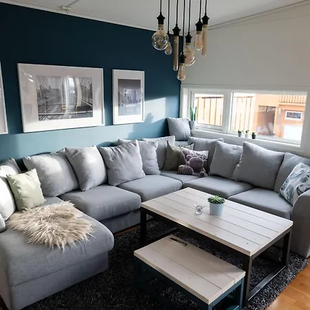Spacious House, Close To Granasen Arena! 4 Beds, 2 Bathrooms, Free Parking Prázdninový dům Trondheim